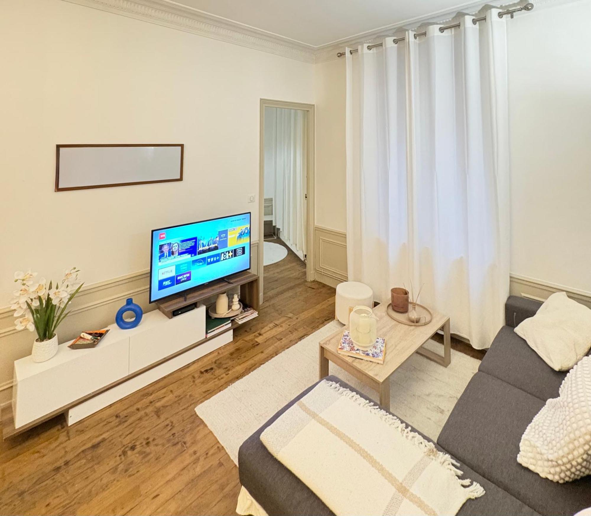 Privé Chic - Tour Eiffel Parigi